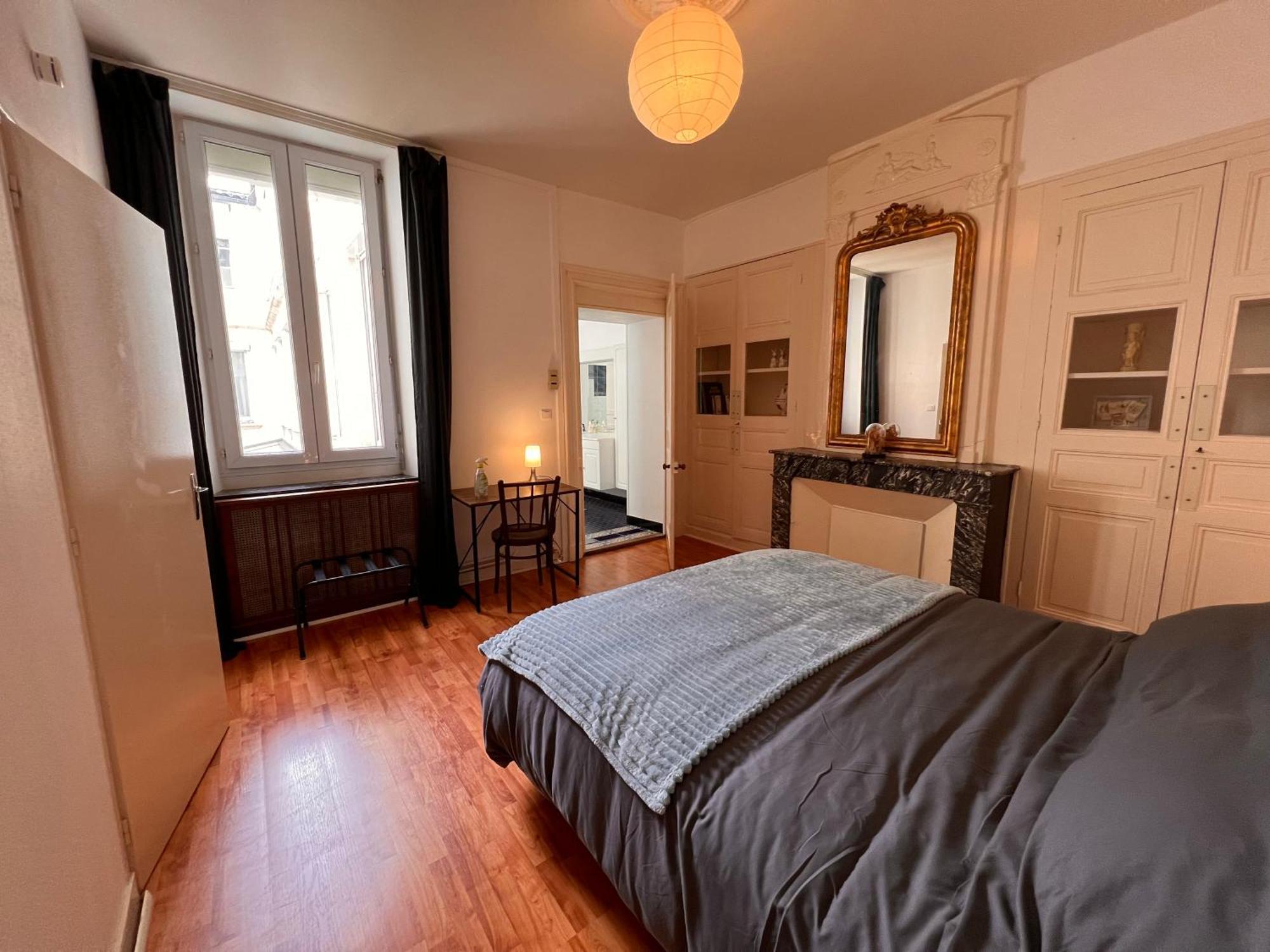La Colbertine - Charming Apartment In Place Colbert Rochefort  Exterior photo