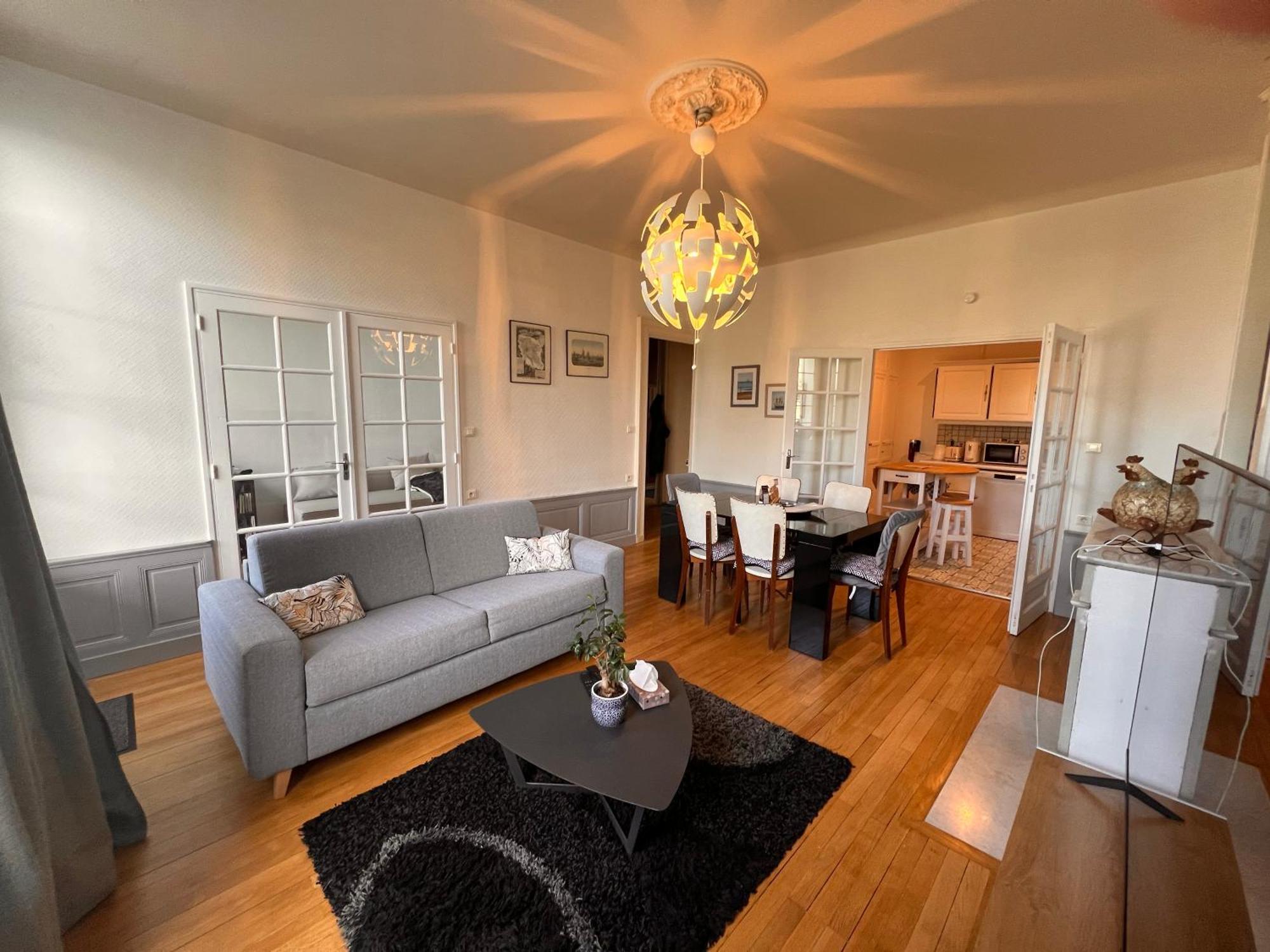 La Colbertine - Charming Apartment In Place Colbert Rochefort  Exterior photo